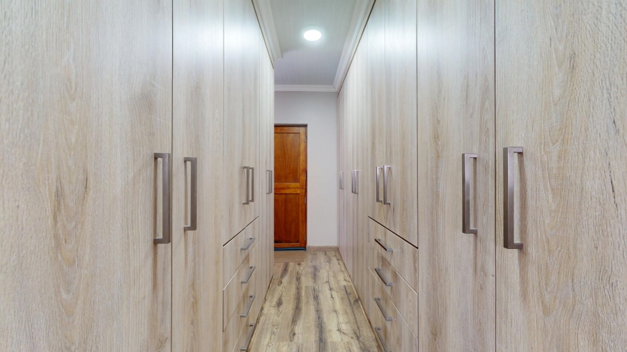 17 Bedroom Property for Sale in Vyfhoek A H North West